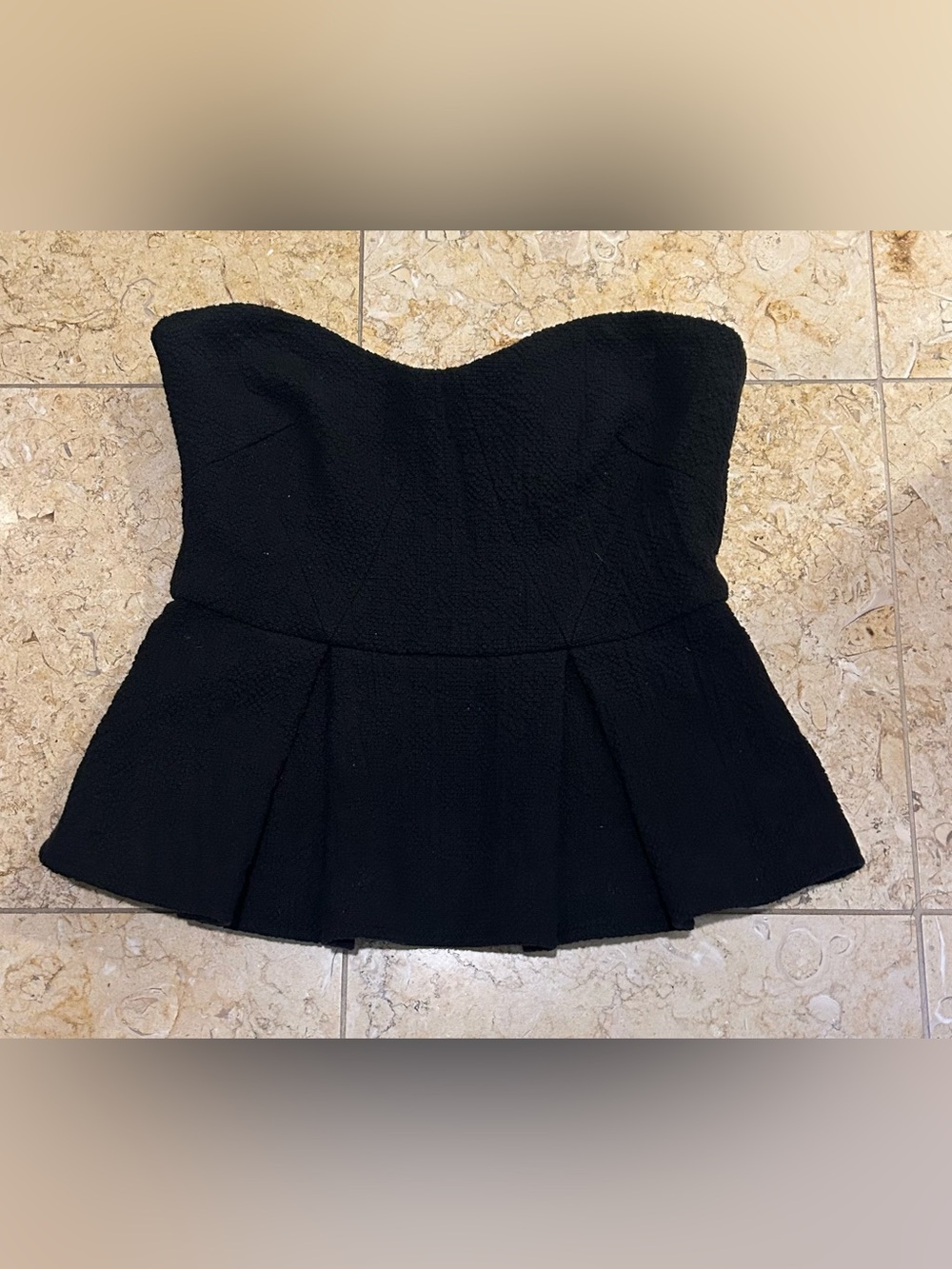 Free People Women’s Black Strapless Cropped Ruffle Top Size 2 EUC